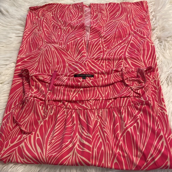 Victoria Secret Dress size L length 50” bust 36” pink and white color - Picture 12 of 12